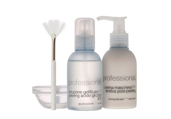 Peeling mit 30% Glykolsäure - 12 Behandlungen  / Kit acido glicolico (125ml+125ml) kit 12 tratt